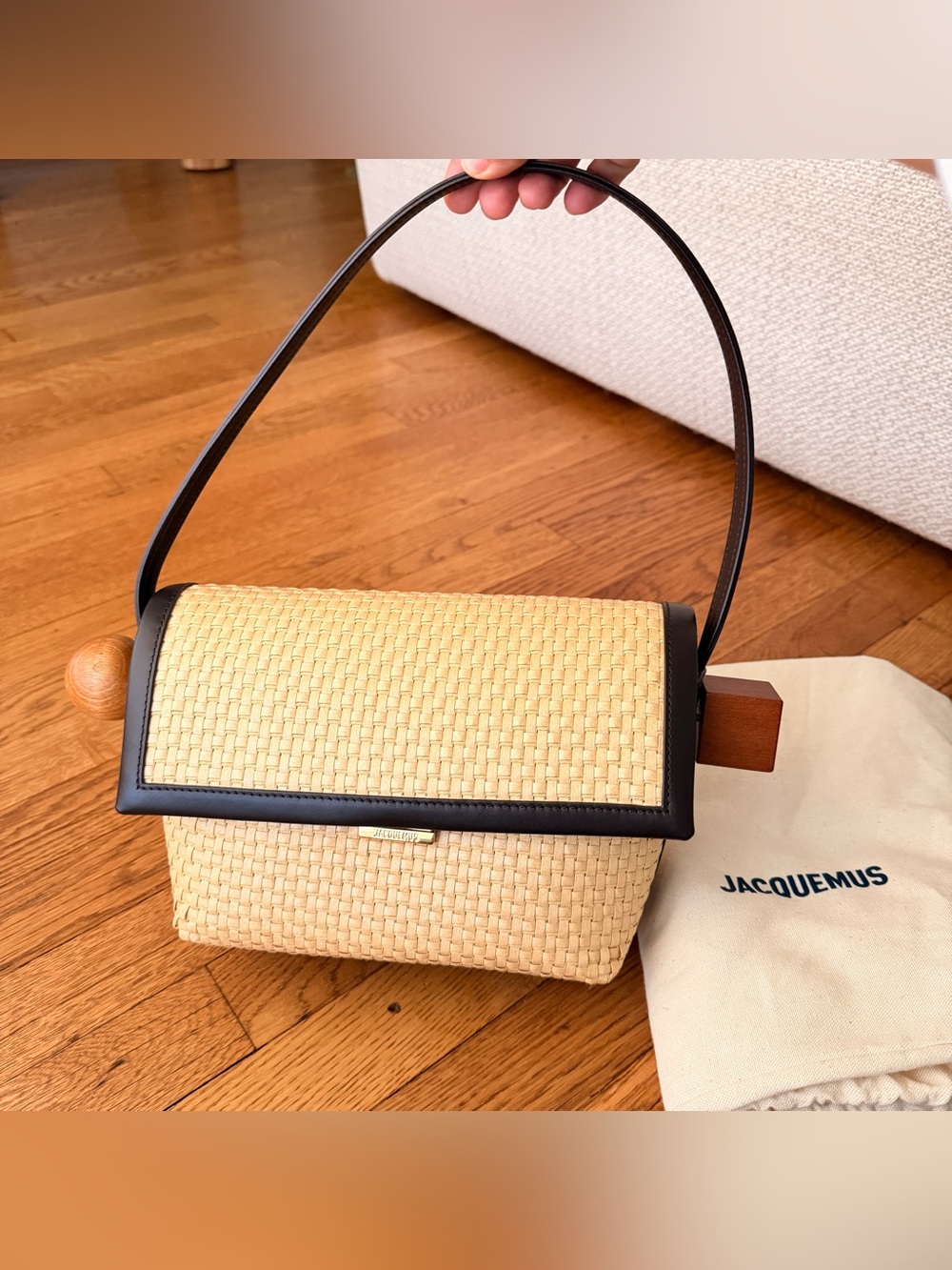 JACQUEMUS Rond carré shoulder bag in neautral - Picture 4 of 8